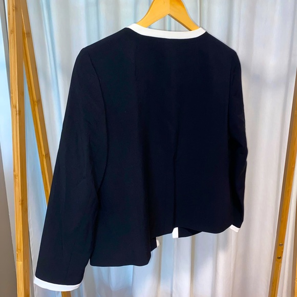 NWOT: NINE WEST - Jewel Neck Crepe Jacket - Black/White - Picture 4 of 6